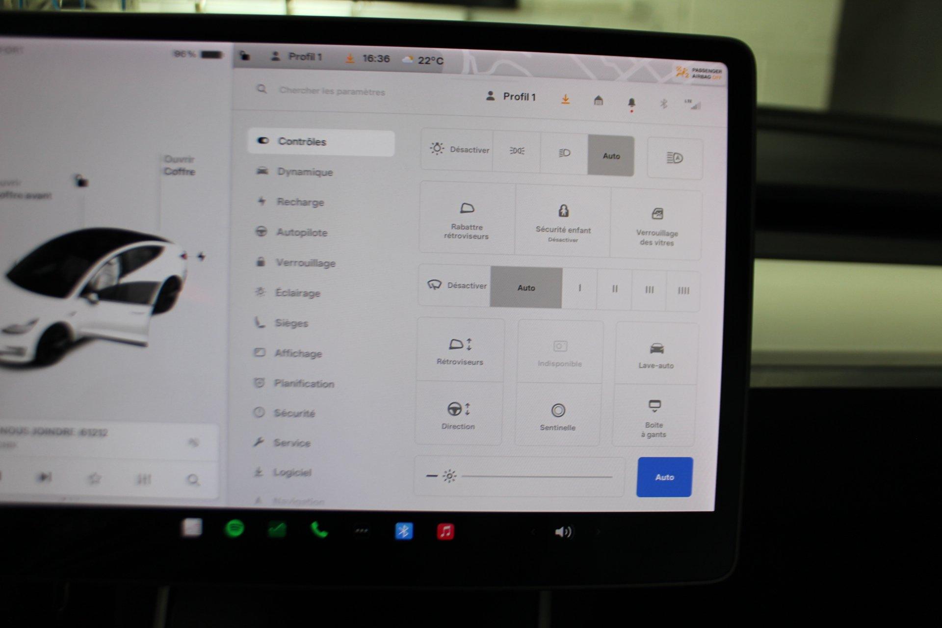 Tesla Model 3 2020 - Image 18