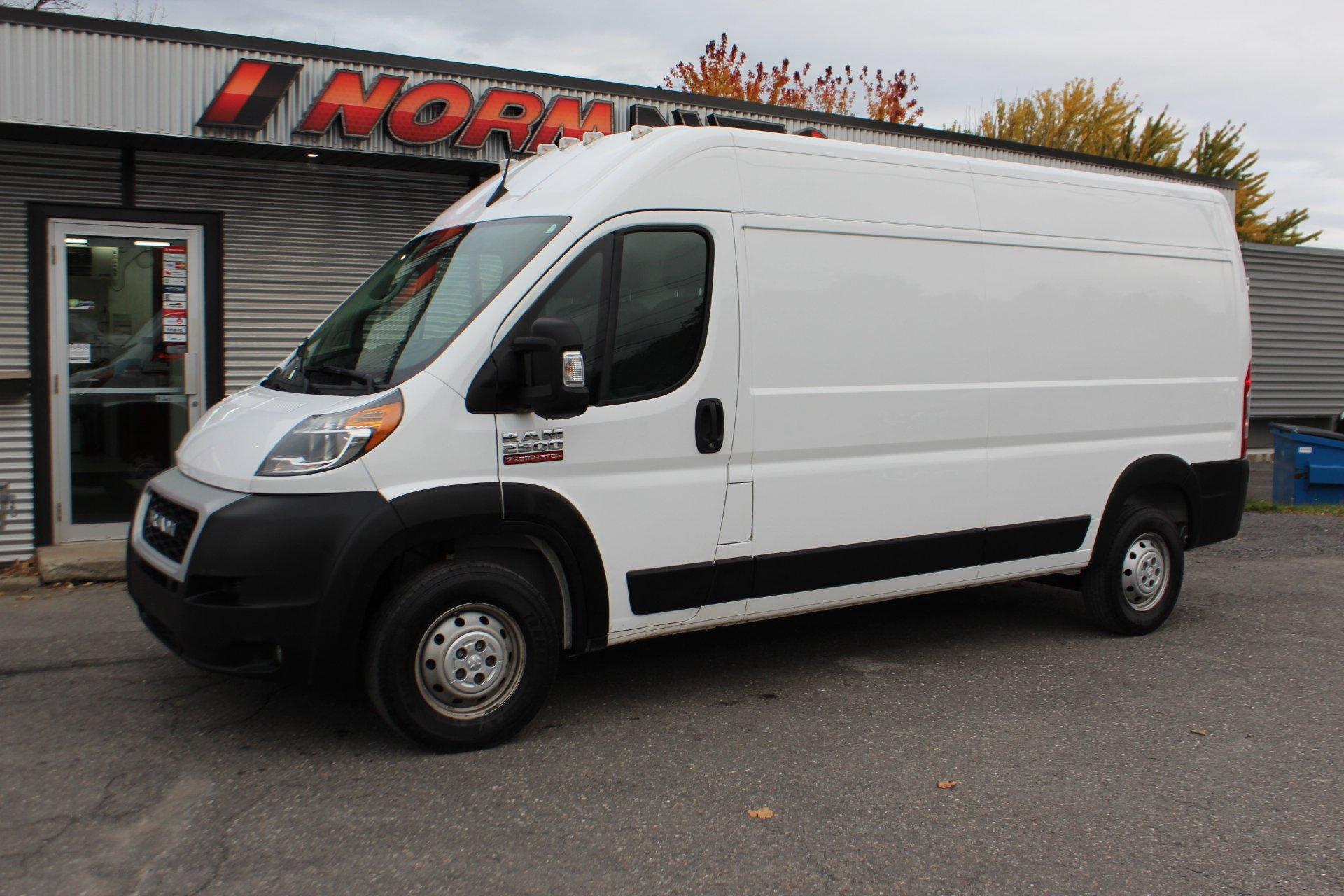 Ram ProMaster Cargo Van 2022 - Image 2