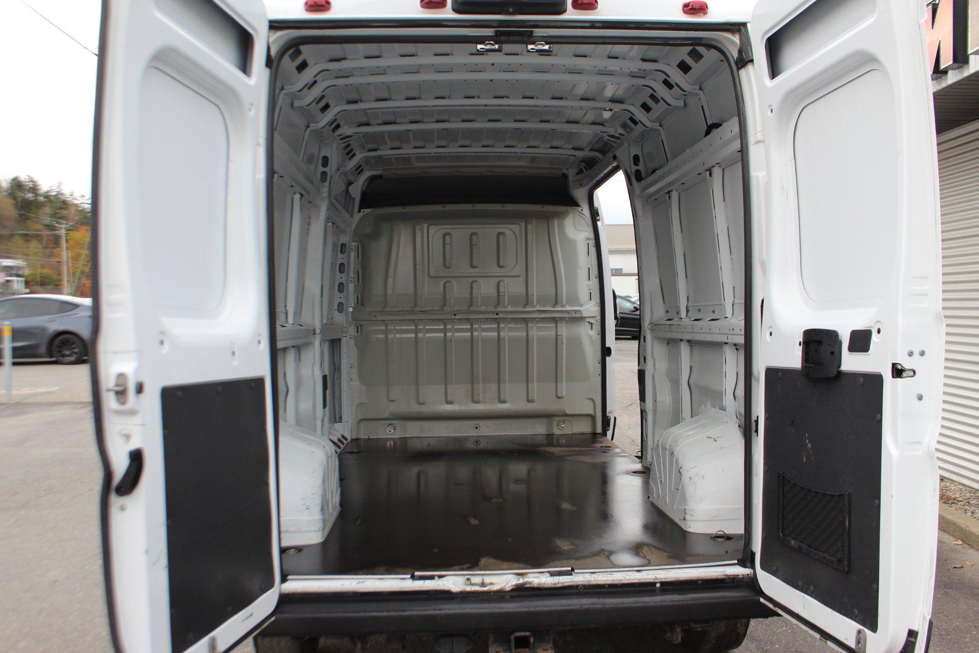 Ram ProMaster Cargo Van 2022 - Image 25