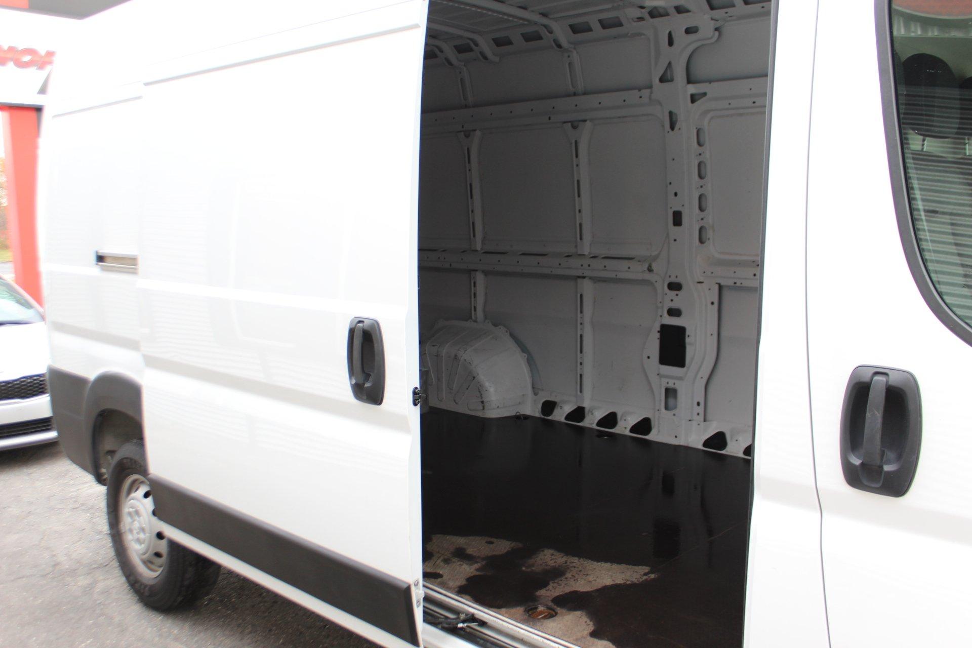 Ram ProMaster Cargo Van 2022 - Image 24