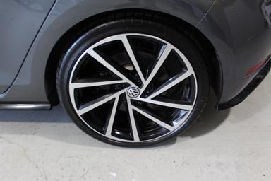 Volkswagen Golf R 2018 - Thumbnail 9