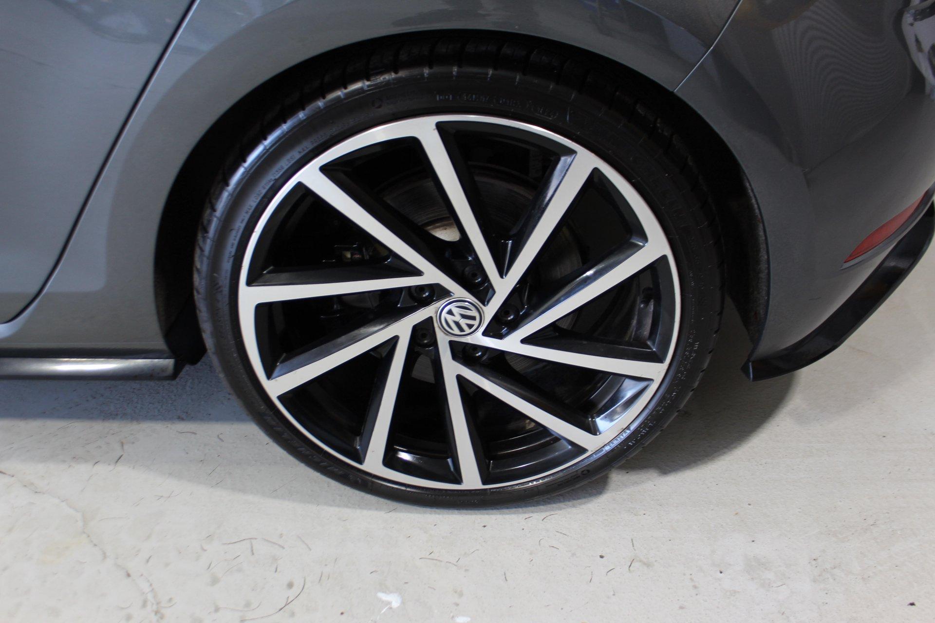 Volkswagen Golf R 2018 - Image 9