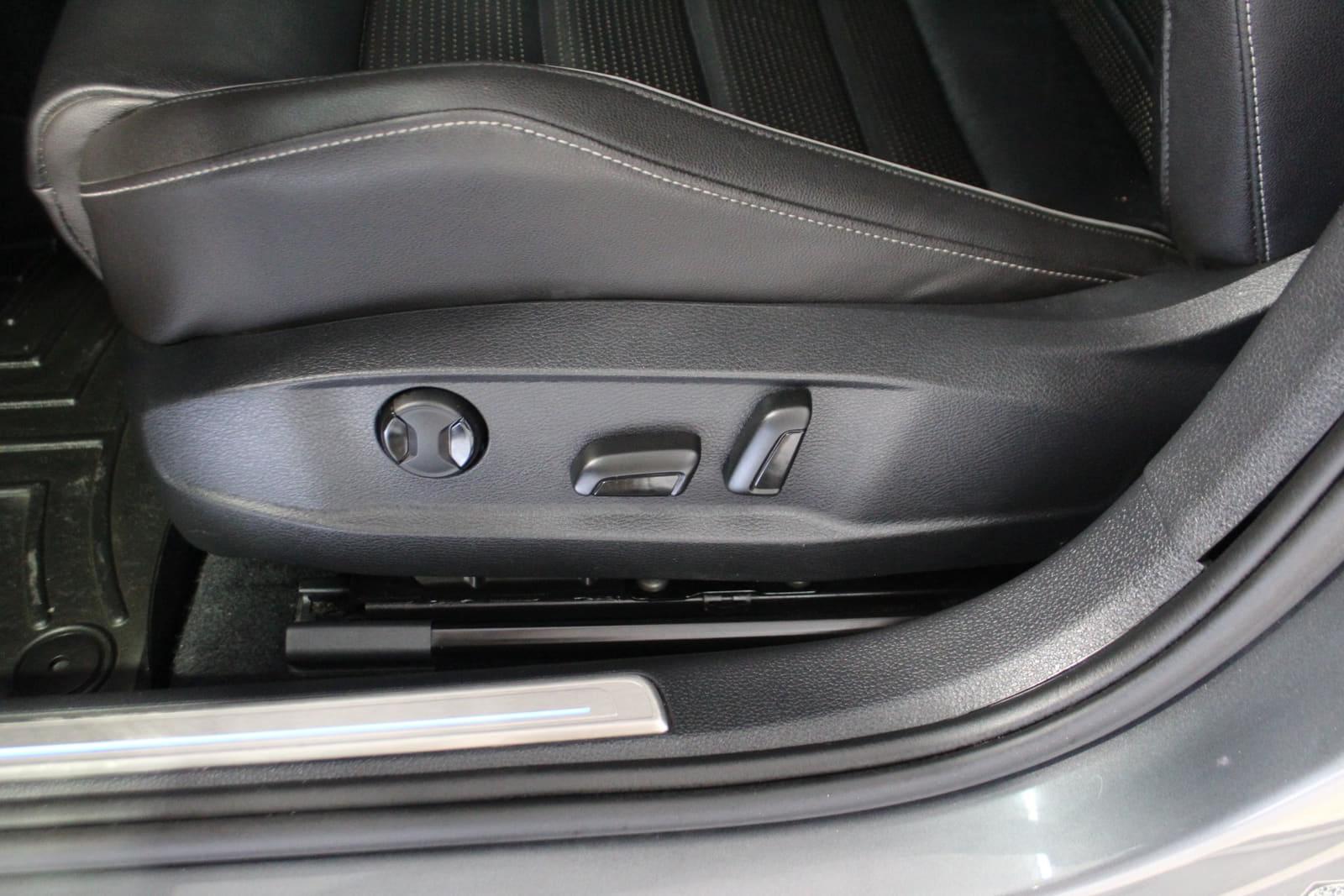 Volkswagen Golf R 2018 - Image 12