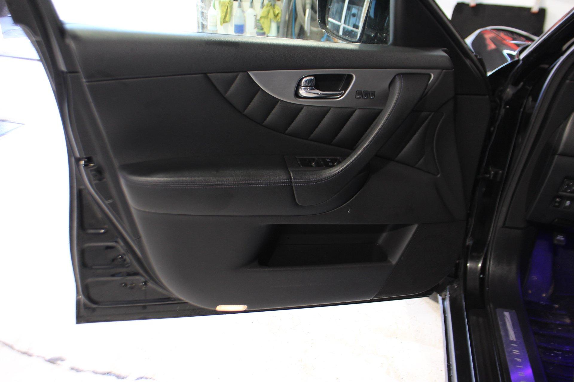 Infiniti QX70 2016 - Image 9