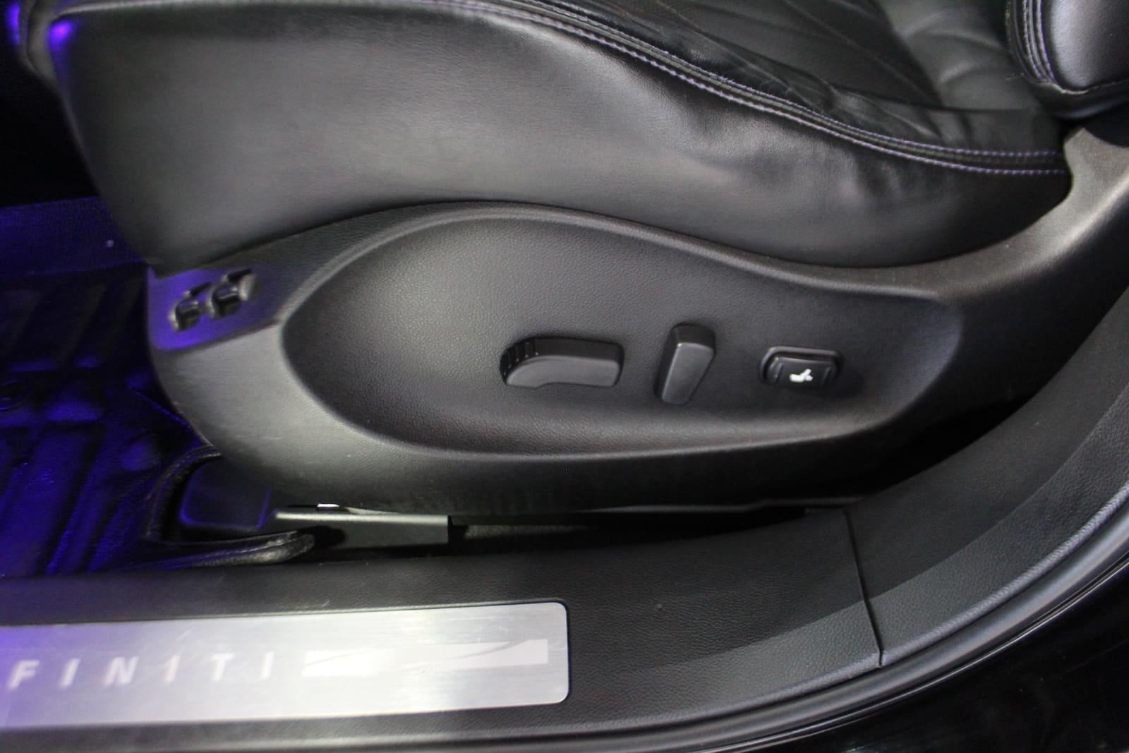 Infiniti QX70 2016 - Image 11