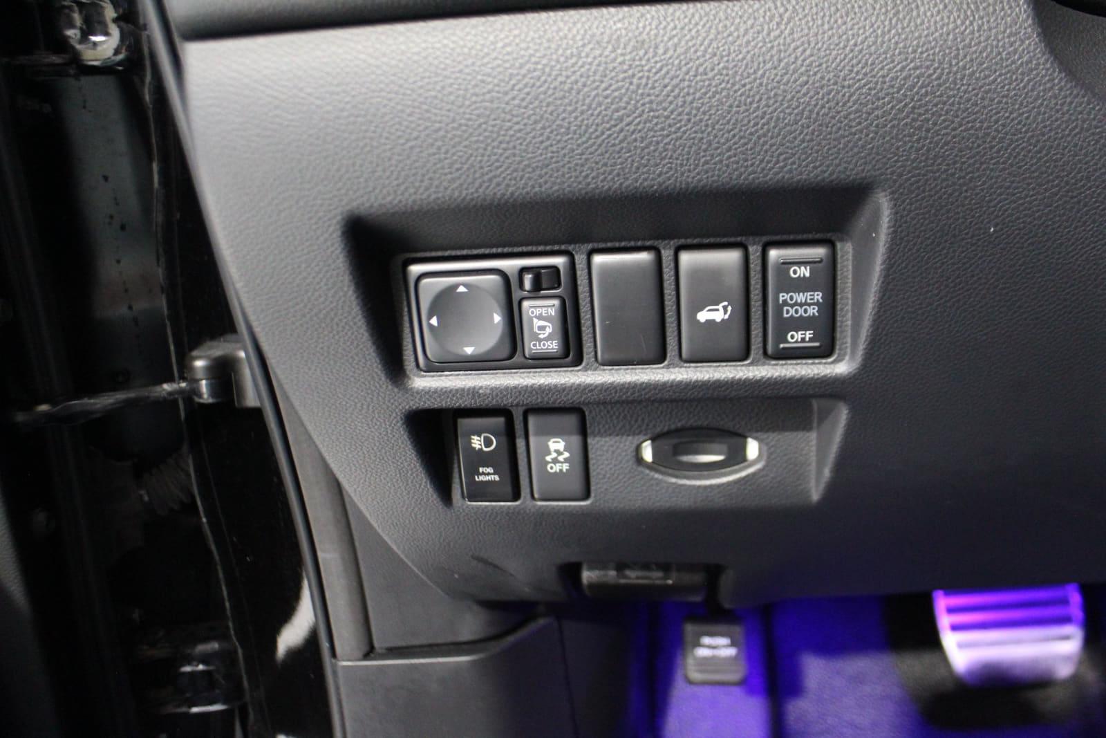 Infiniti QX70 2016 - Image 12