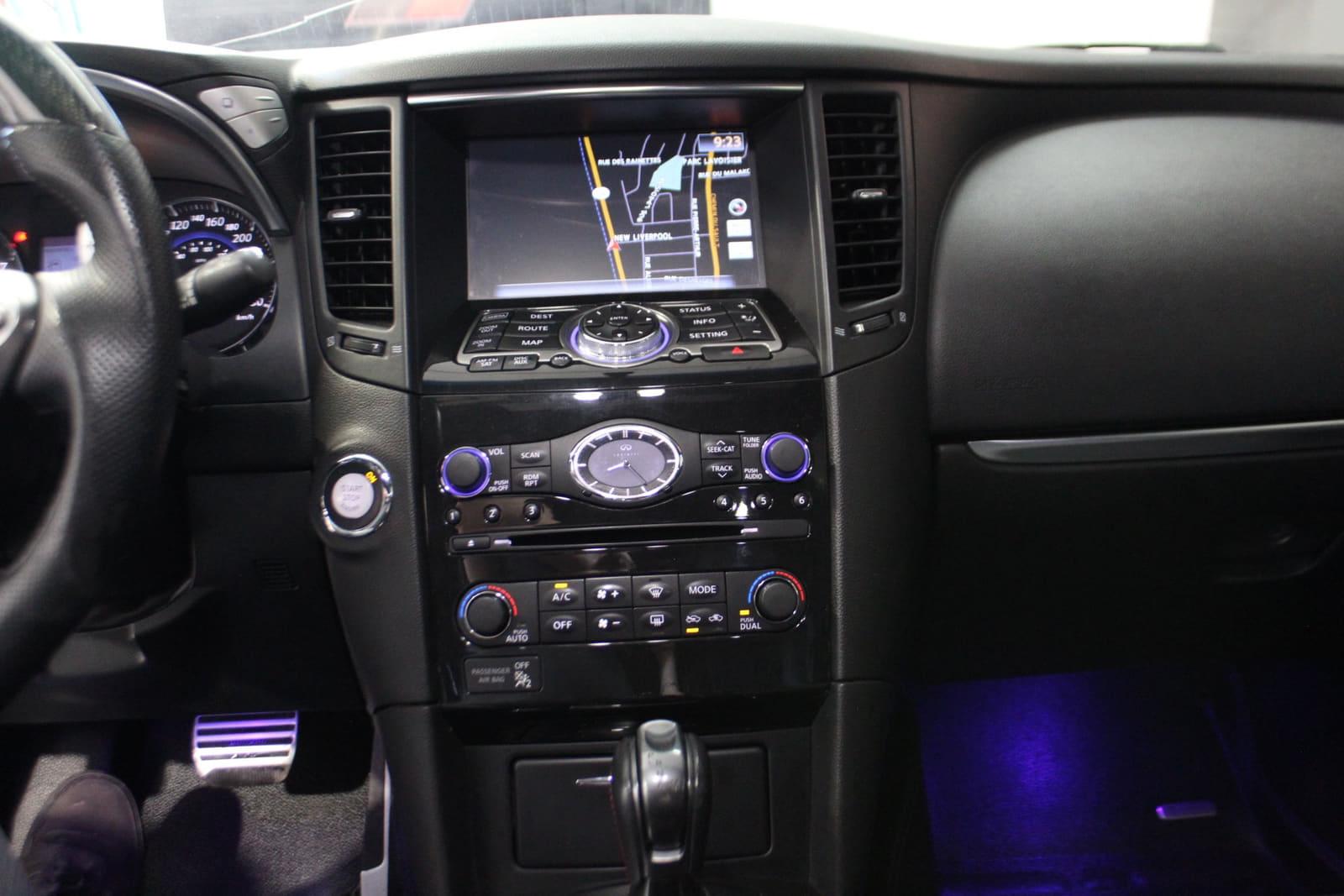 Infiniti QX70 2016 - Image 19