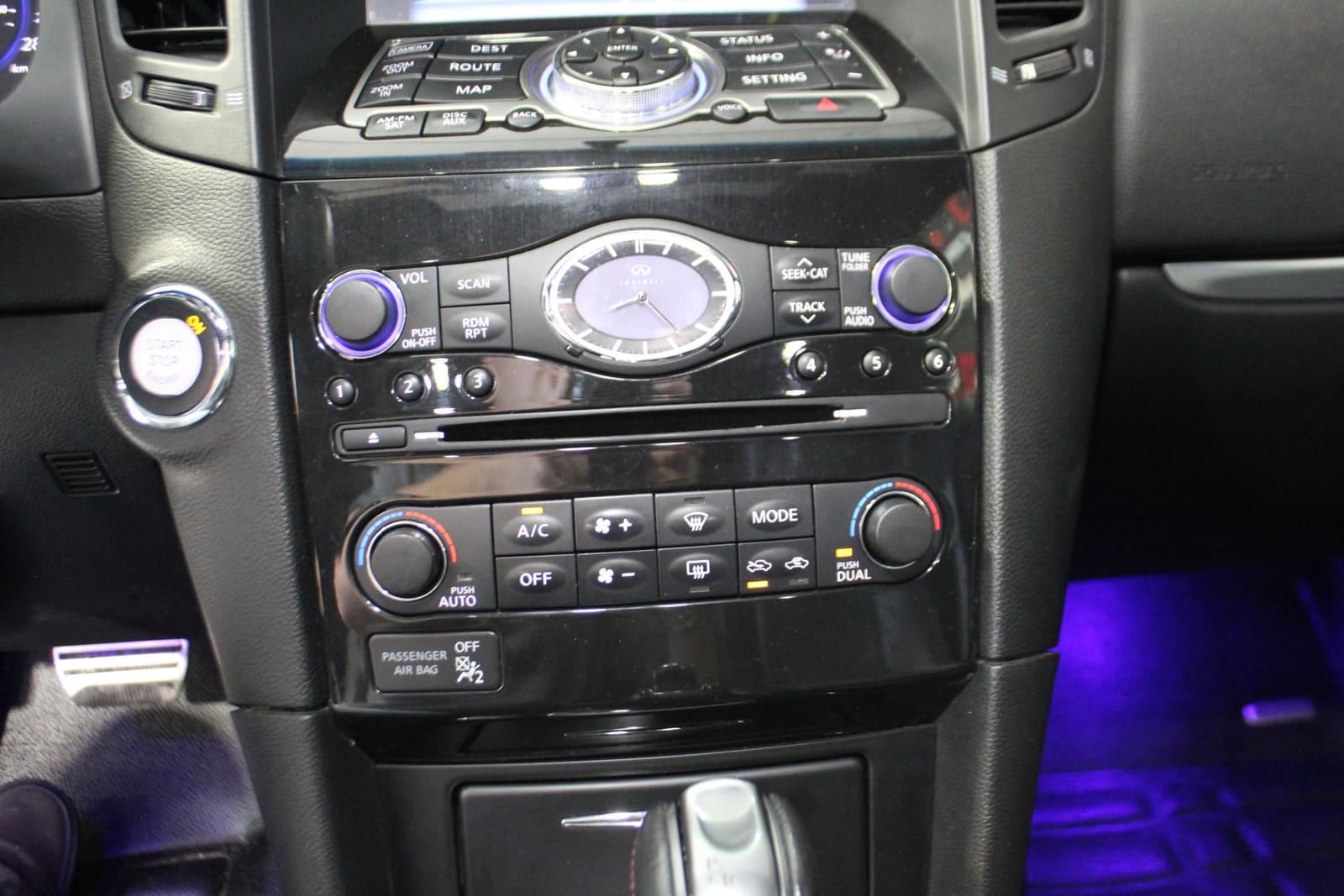 Infiniti QX70 2016 - Image 22