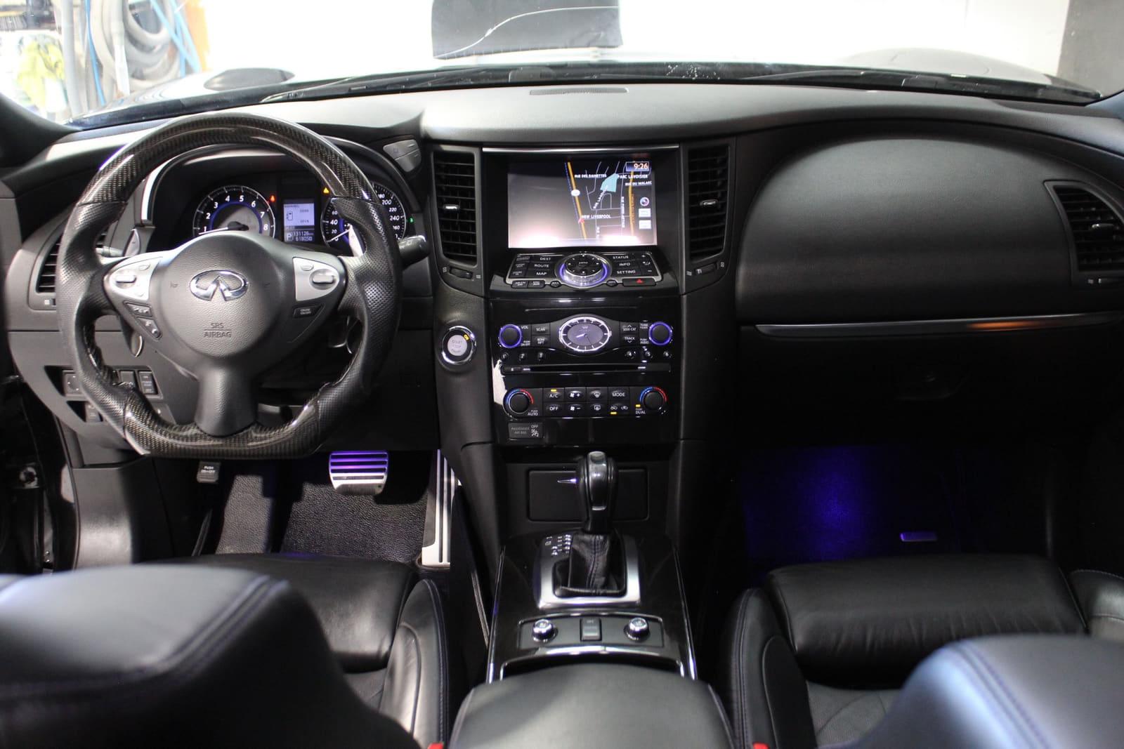 Infiniti QX70 2016 - Image 13