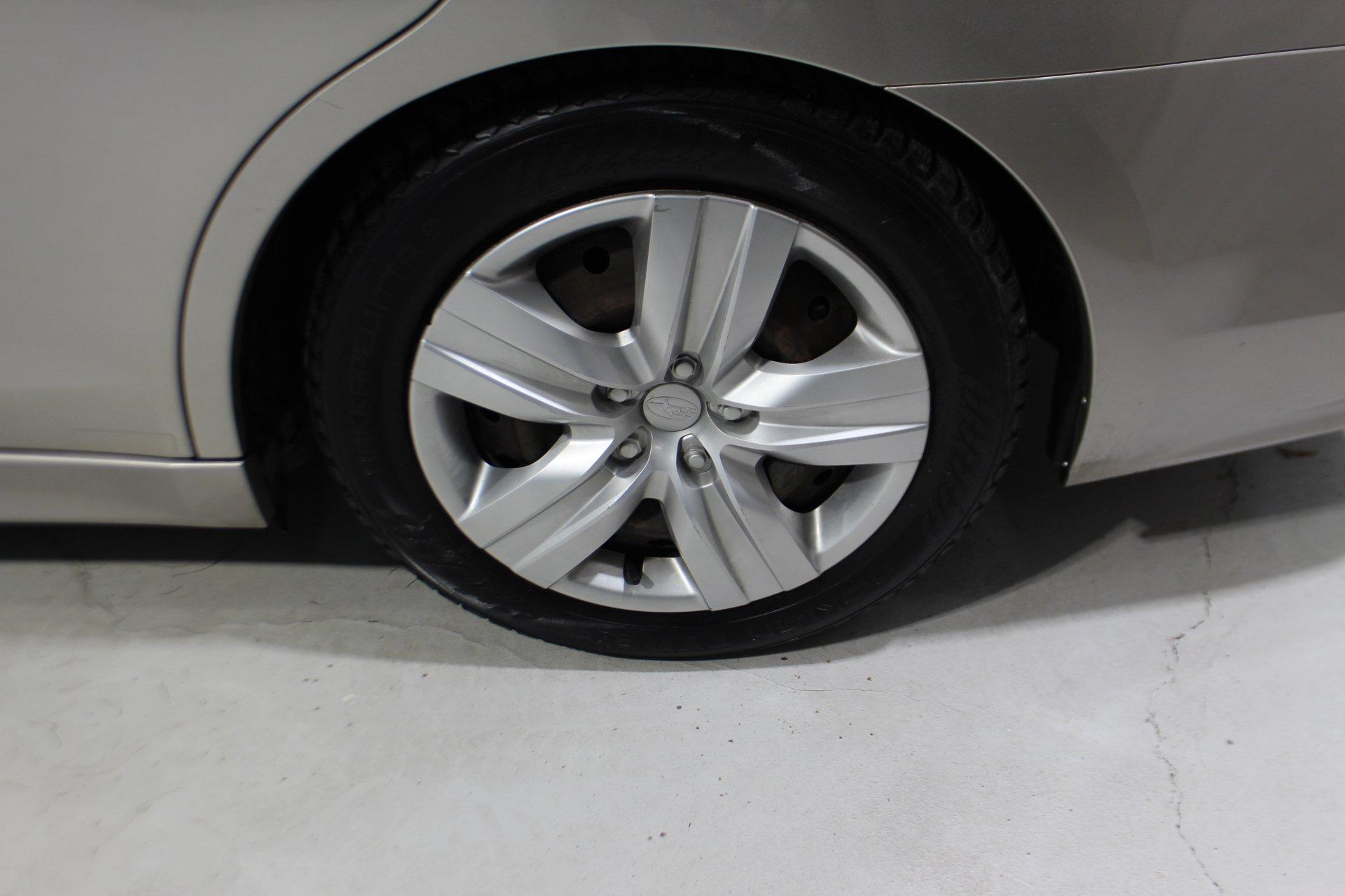 Subaru Legacy 2015 - Image 9