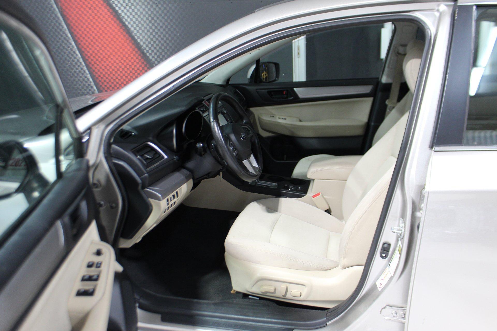 Subaru Legacy 2015 - Image 11