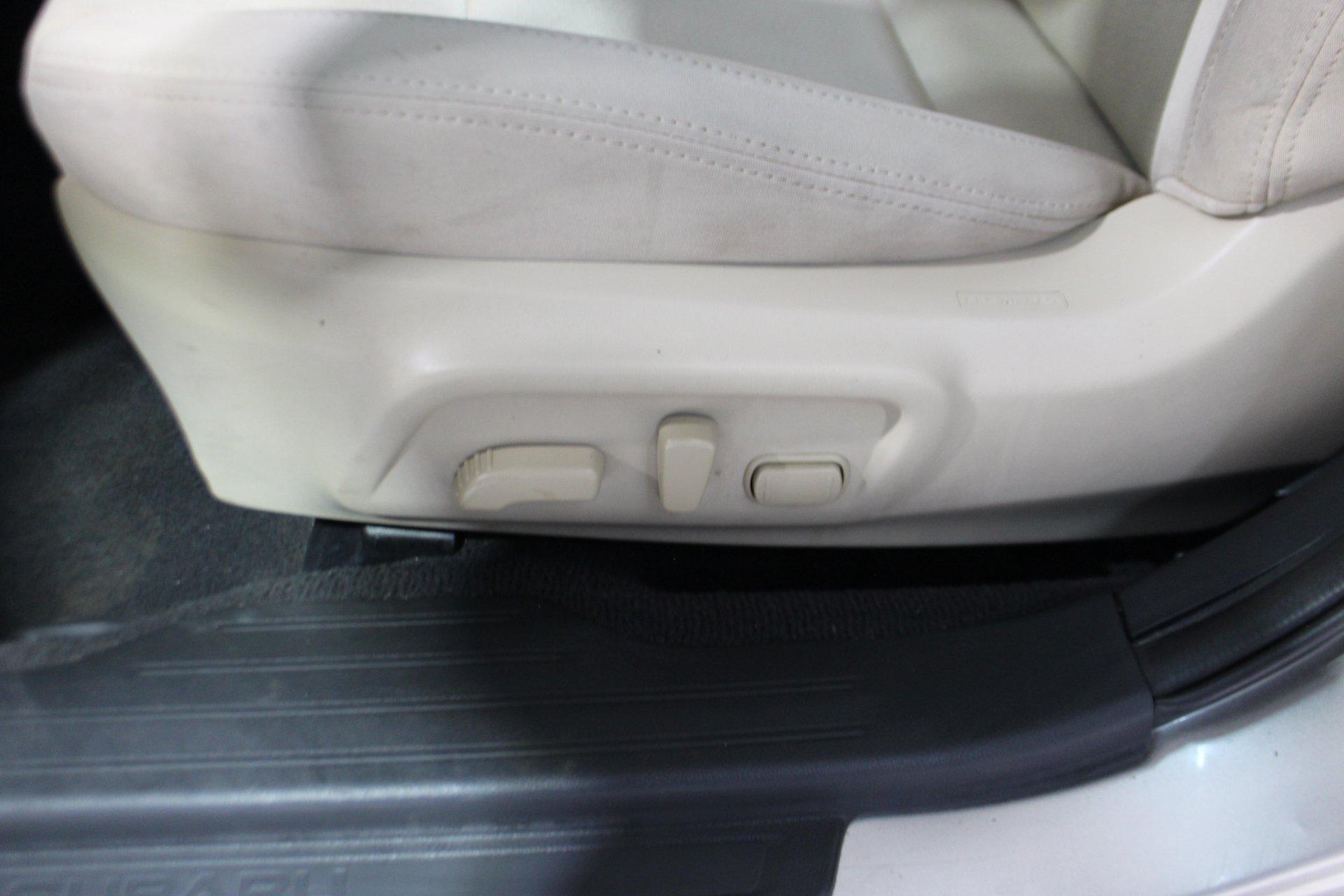 Subaru Legacy 2015 - Image 12