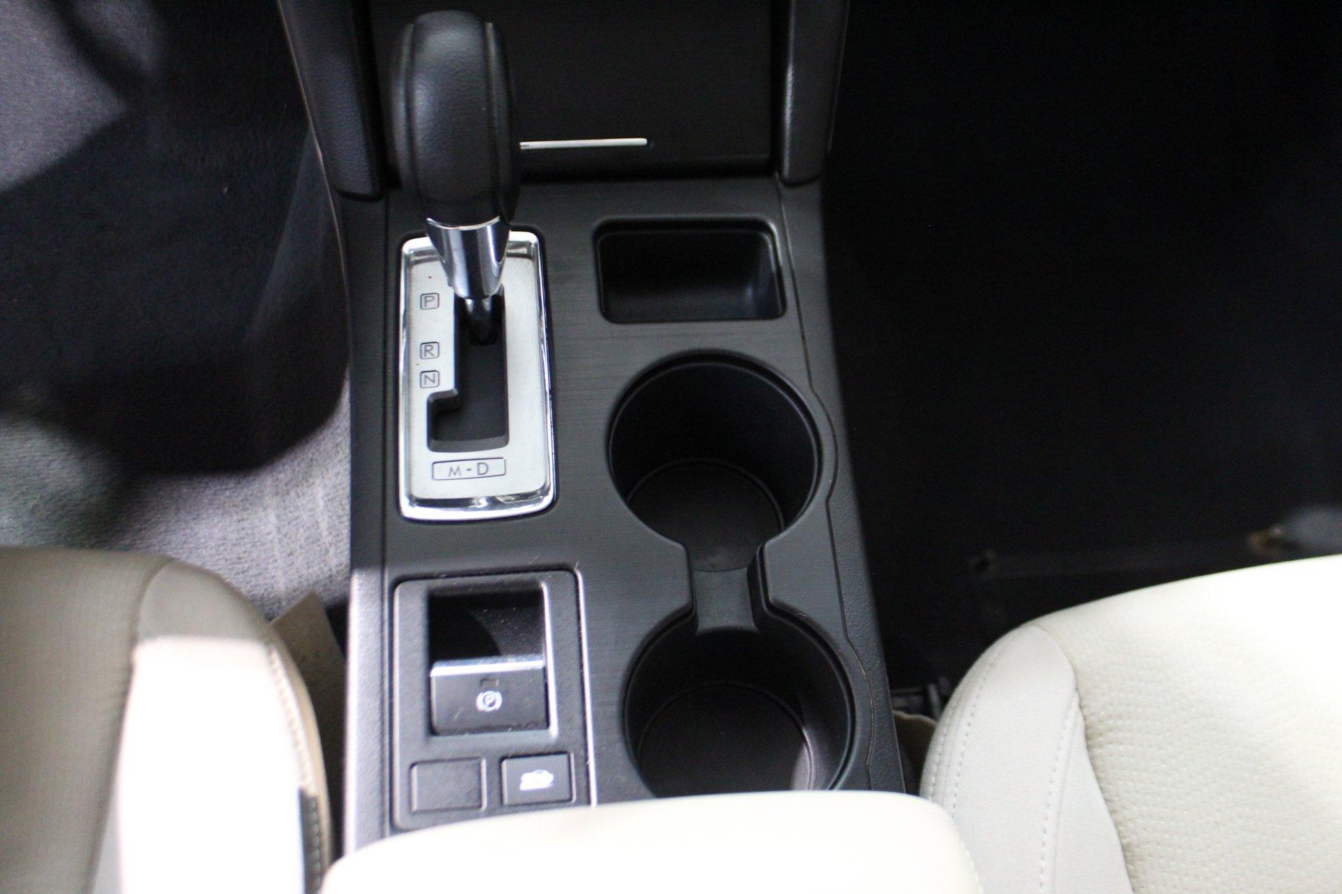 Subaru Legacy 2015 - Image 22