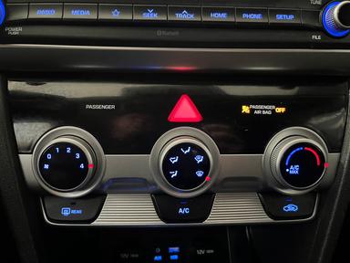 Hyundai Elantra 2019 - Thumbnail 11