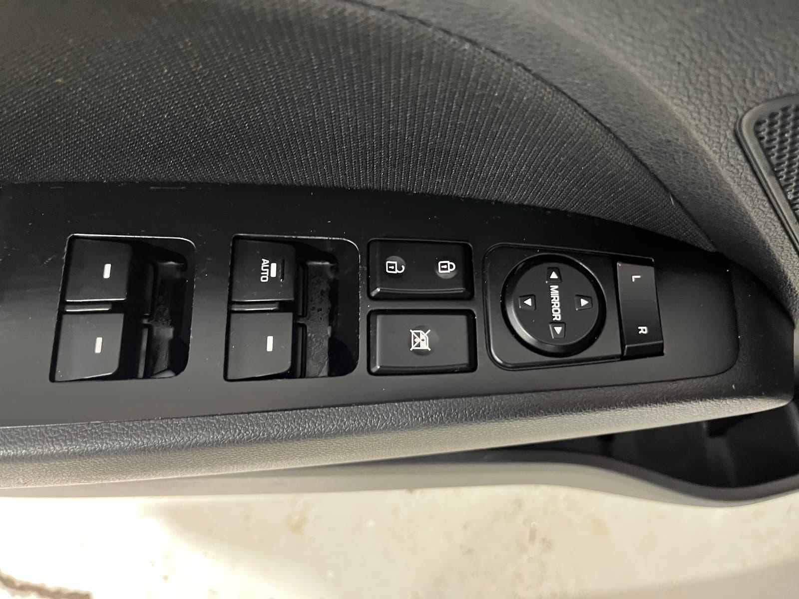 Hyundai Elantra 2019 - Image 19