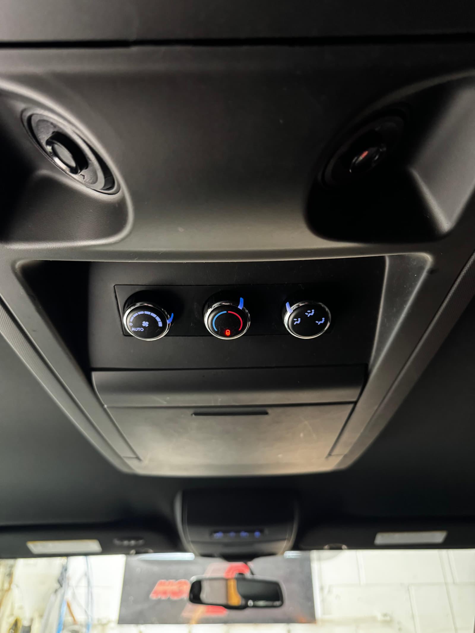 Dodge Grand Caravan 2017 - Image 10