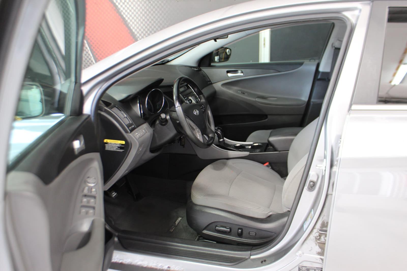 Hyundai Sonata 2013 - Image 10