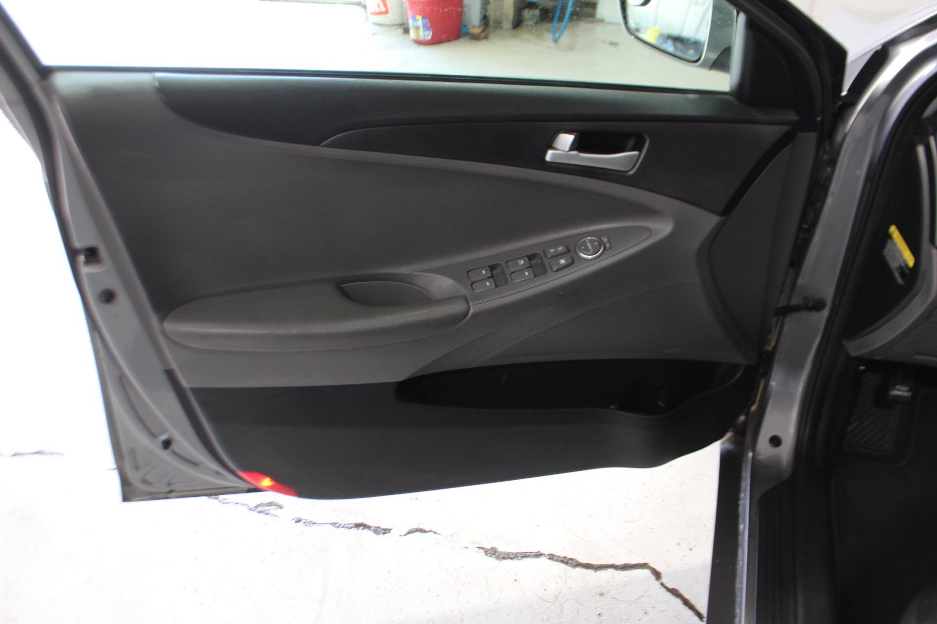 Hyundai Sonata 2013 - Image 9