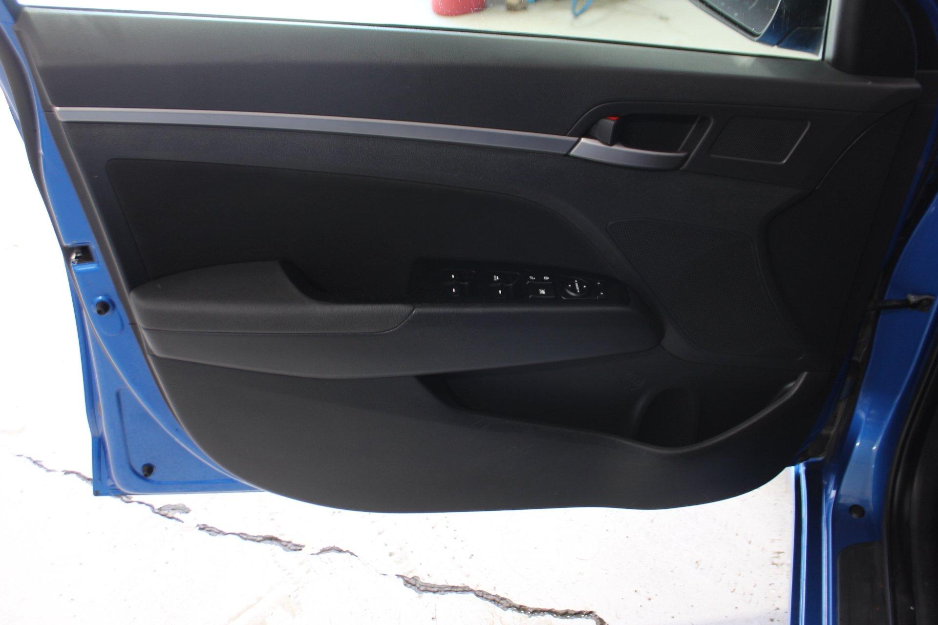 Hyundai Elantra 2017 - Image 9