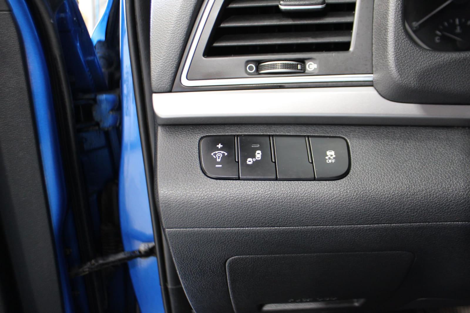 Hyundai Elantra 2017 - Image 11