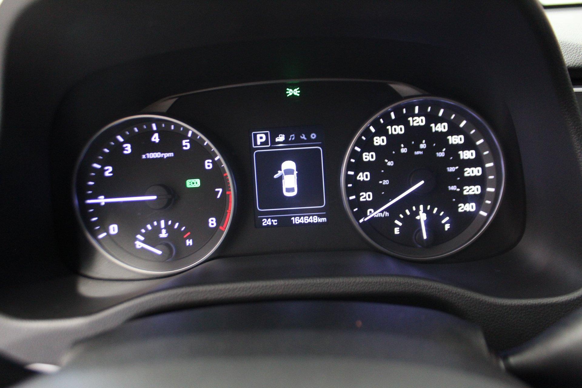 Hyundai Elantra 2017 - Image 16