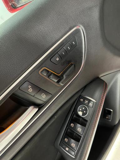 Mercedes-Benz AMG GLA 45 2016 - Thumbnail 11