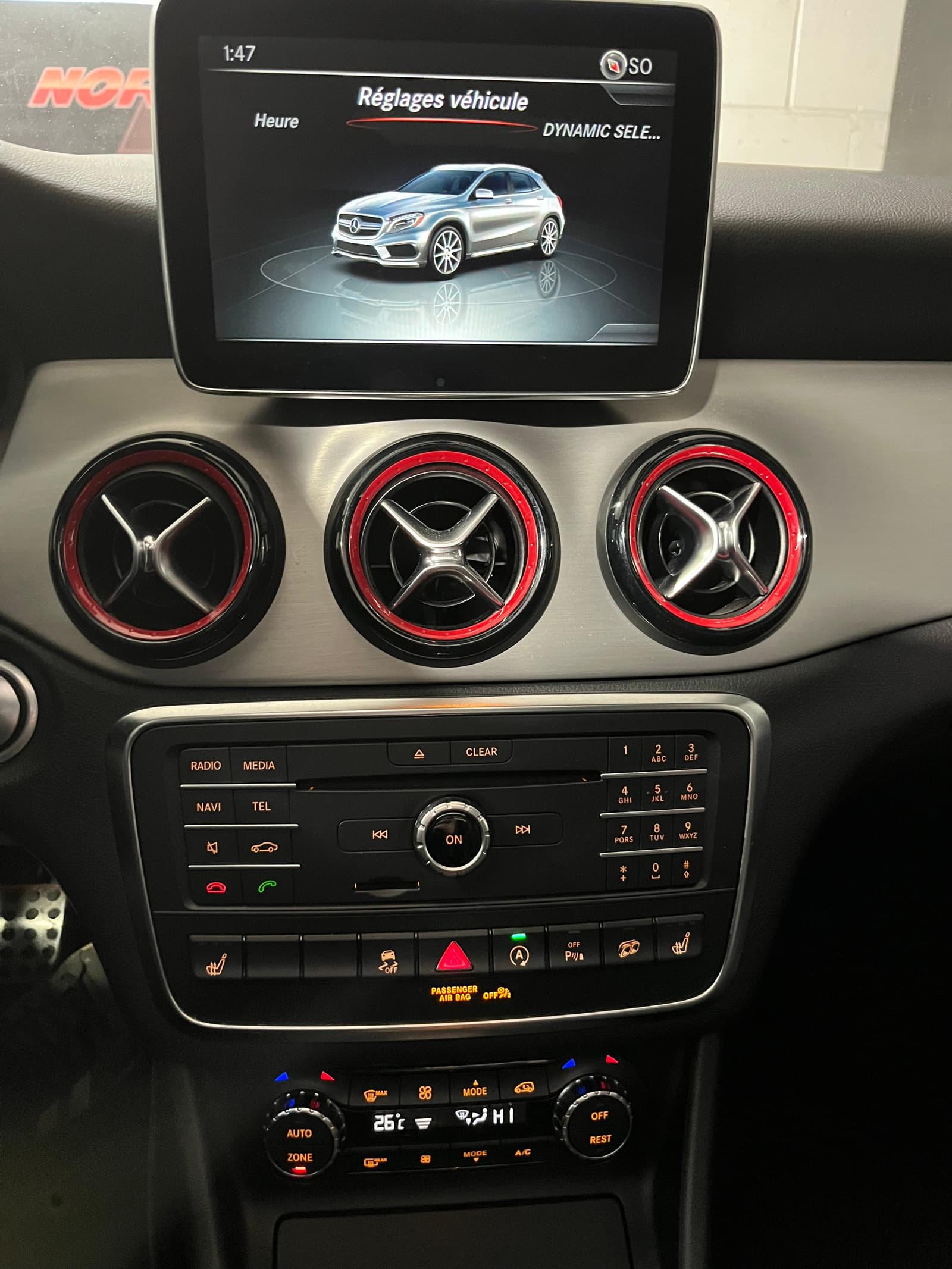 Mercedes-Benz AMG GLA 45 2016 - Image 12