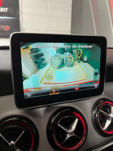 Mercedes-Benz AMG GLA 45 2016 - Thumbnail 13