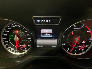 Mercedes-Benz AMG GLA 45 2016 - Thumbnail 16