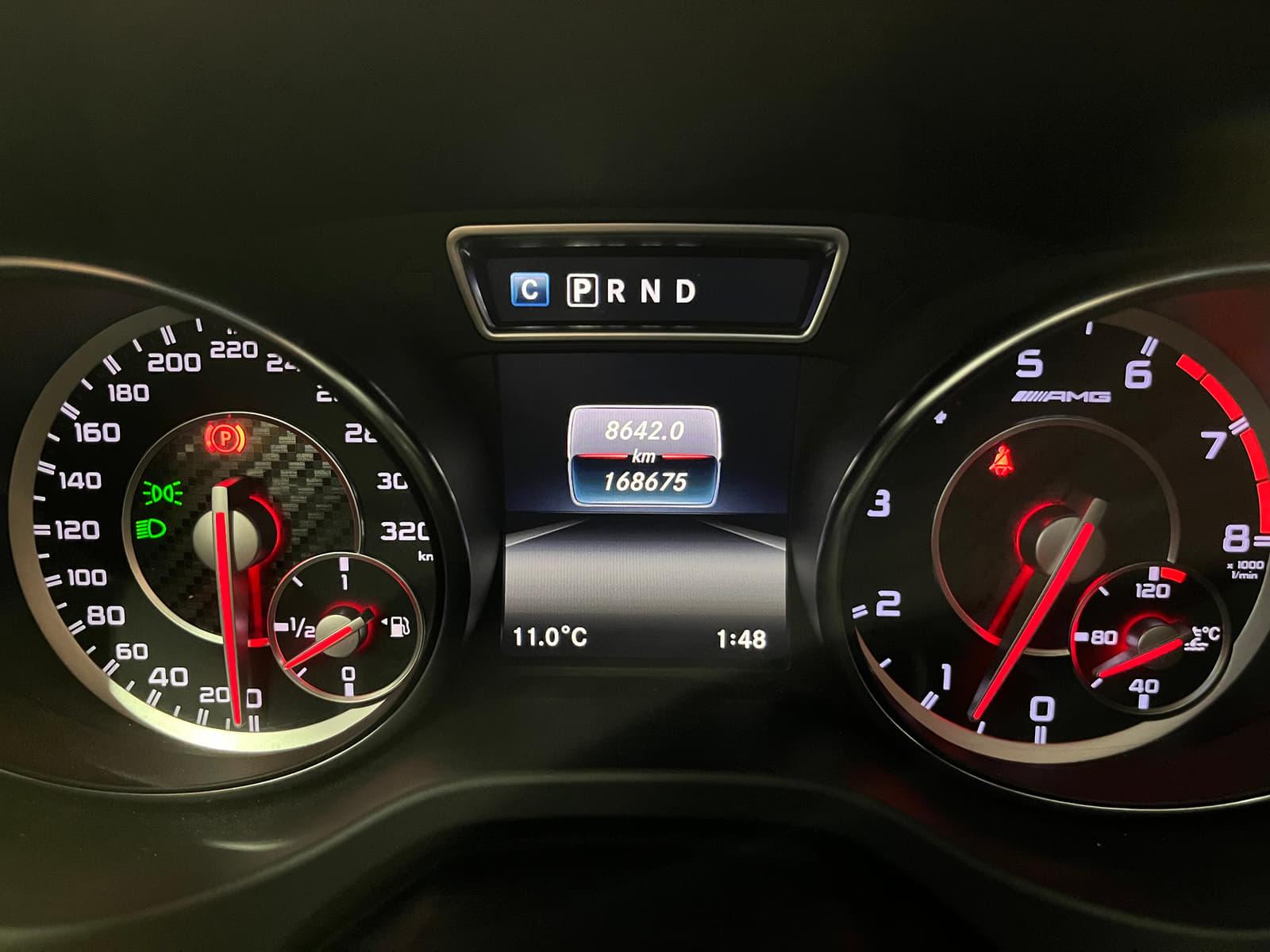 Mercedes-Benz AMG GLA 45 2016 - Image 16