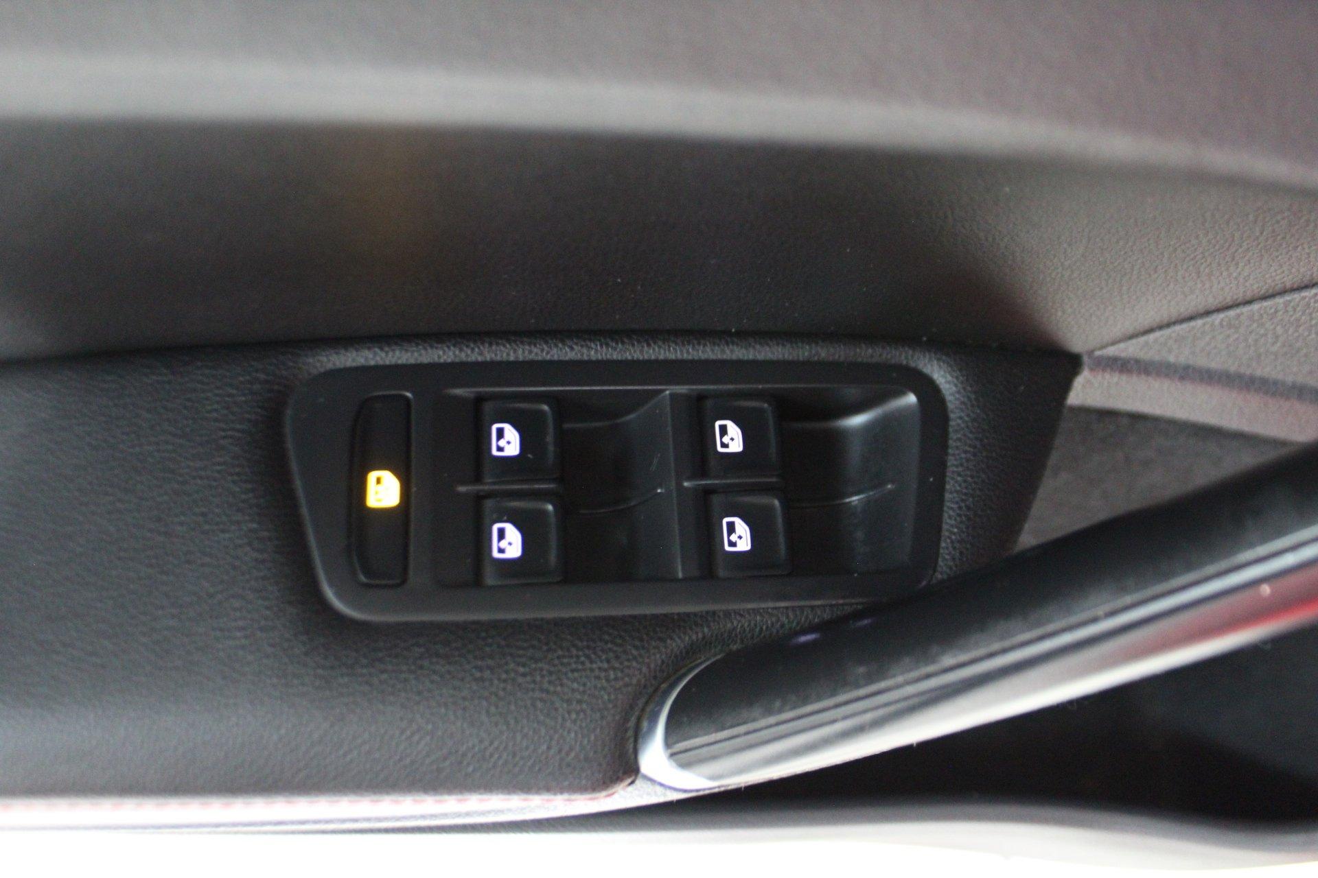 Volkswagen Golf GTI 2018 - Image 10