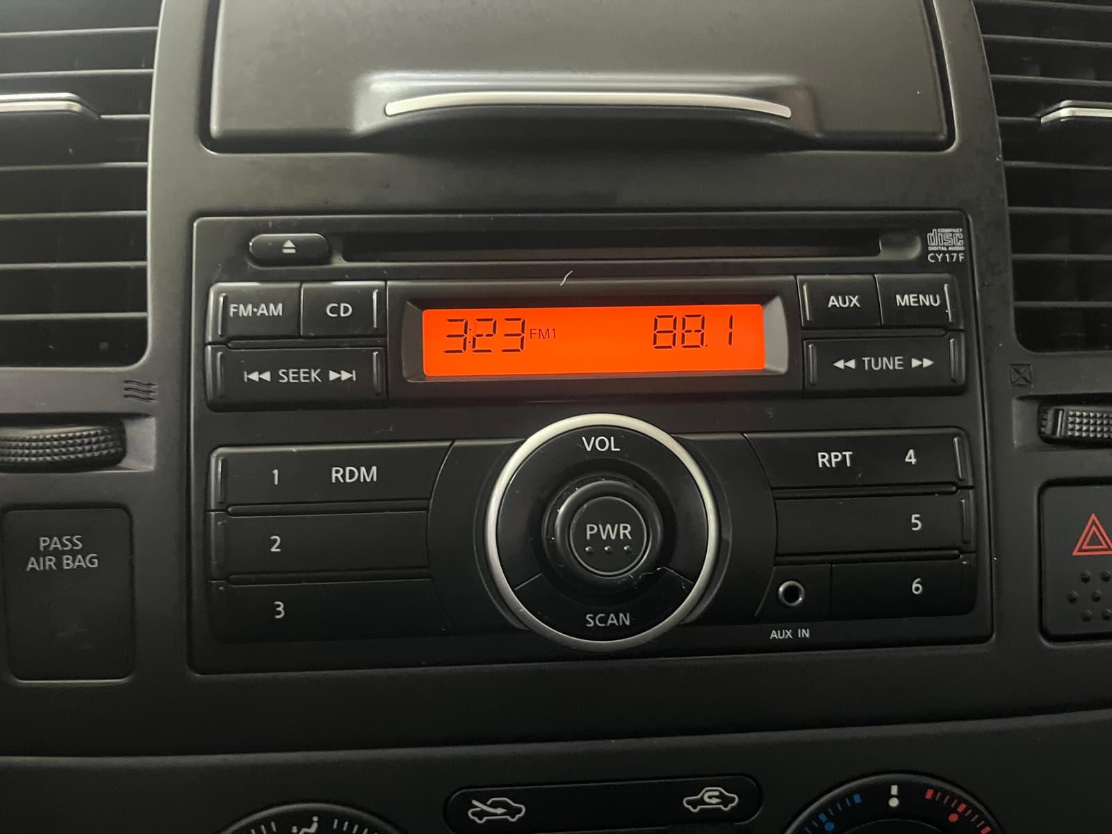 Nissan Versa 2011 - Image 13