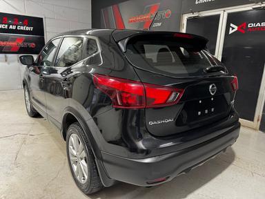 Nissan Qashqai 2017 - Thumbnail 6