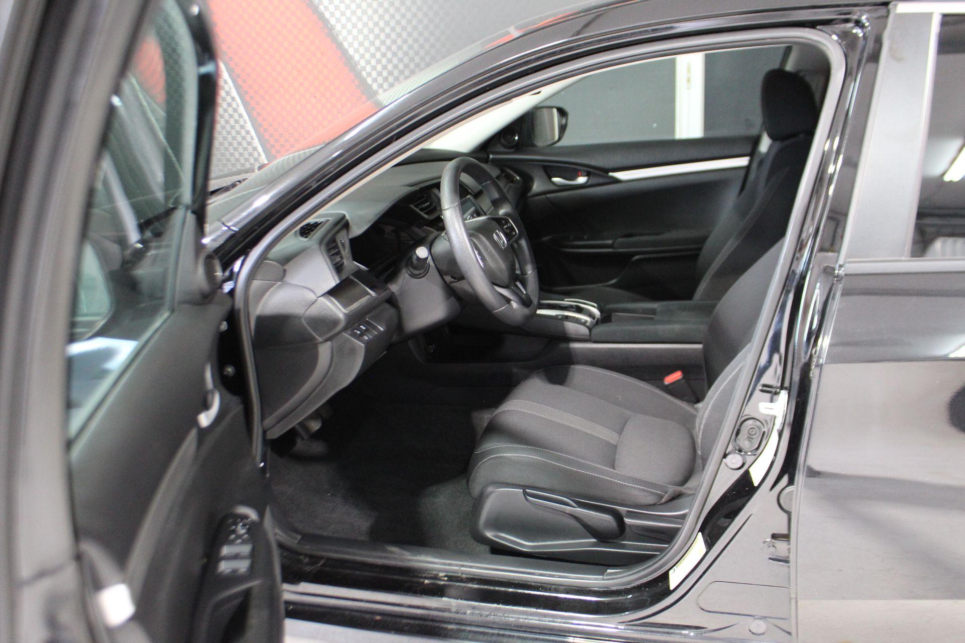 Honda Civic 2021 - Image 10