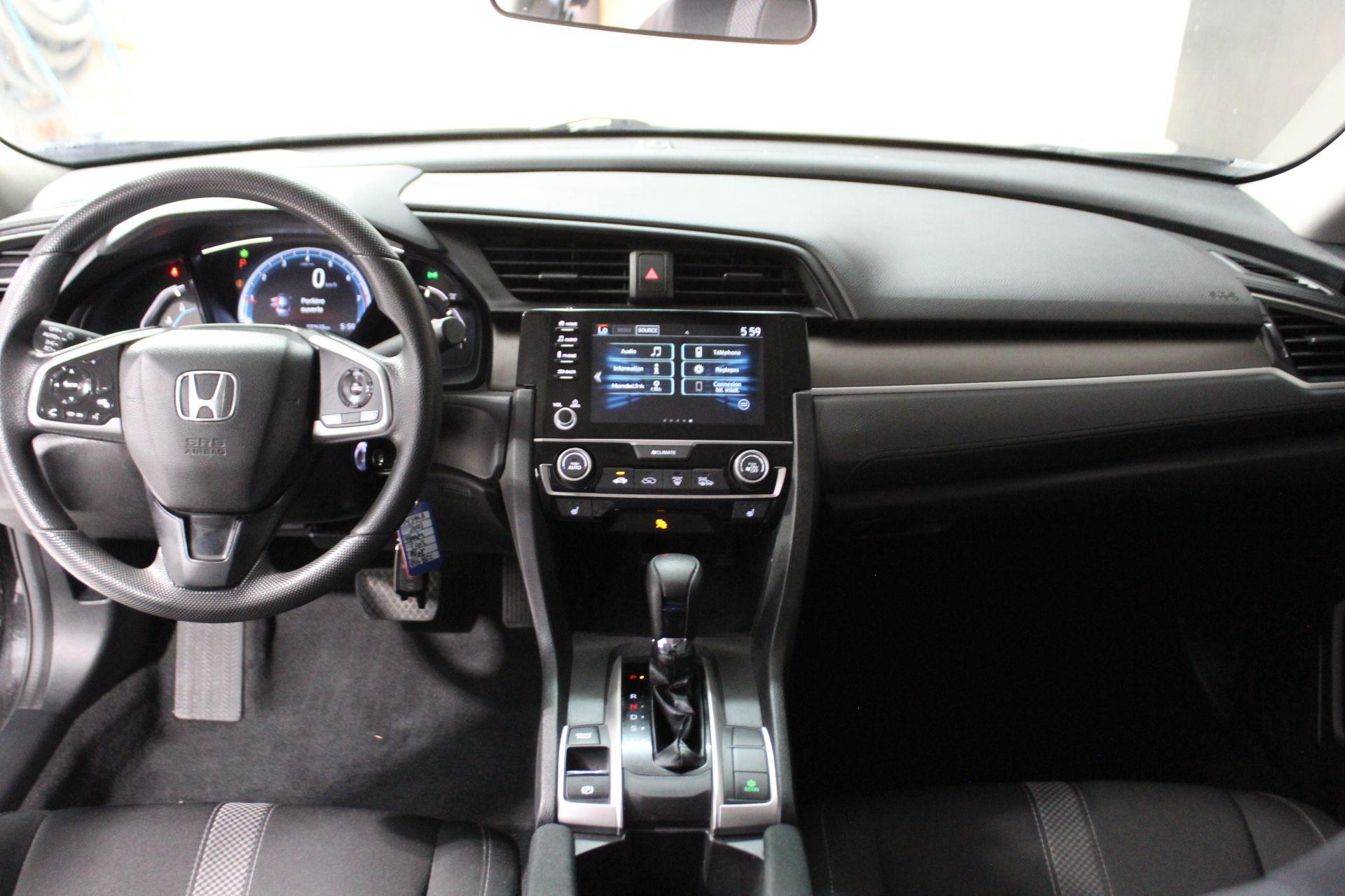 Honda Civic 2021 - Image 12