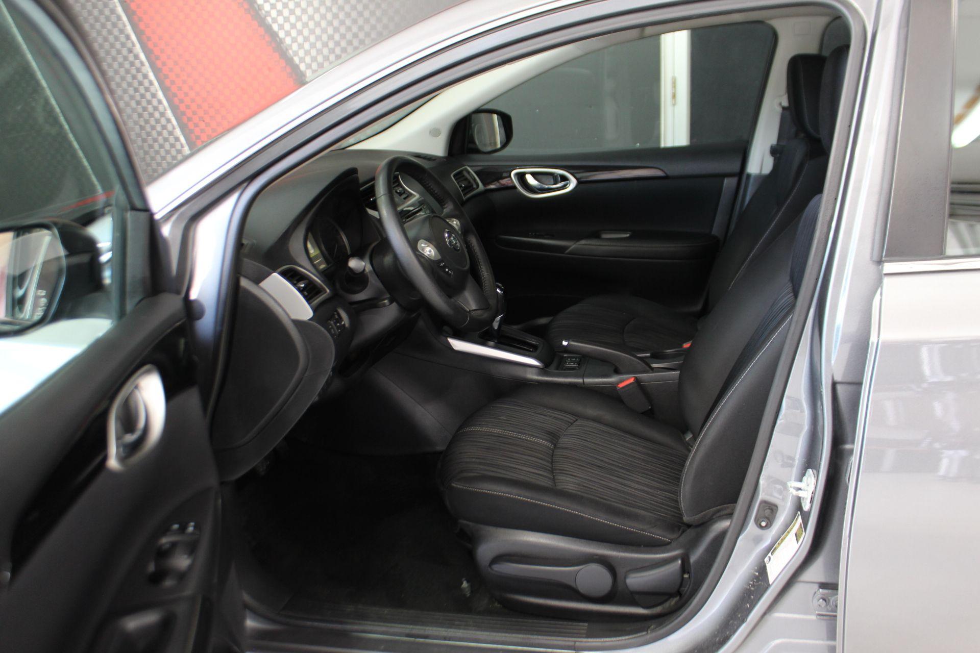 Nissan Sentra 2018 - Image 10