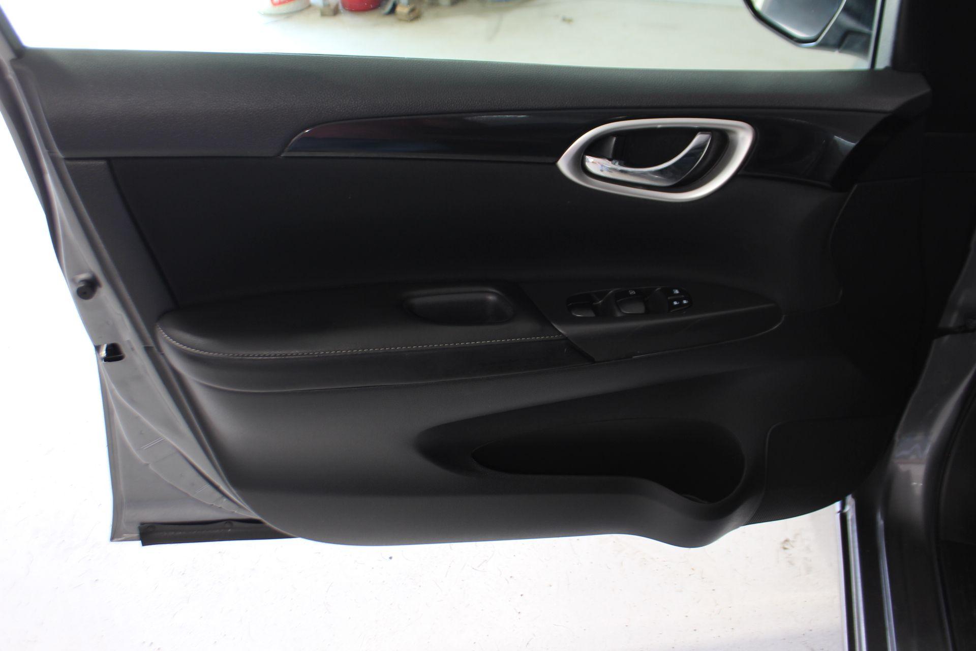 Nissan Sentra 2018 - Image 9