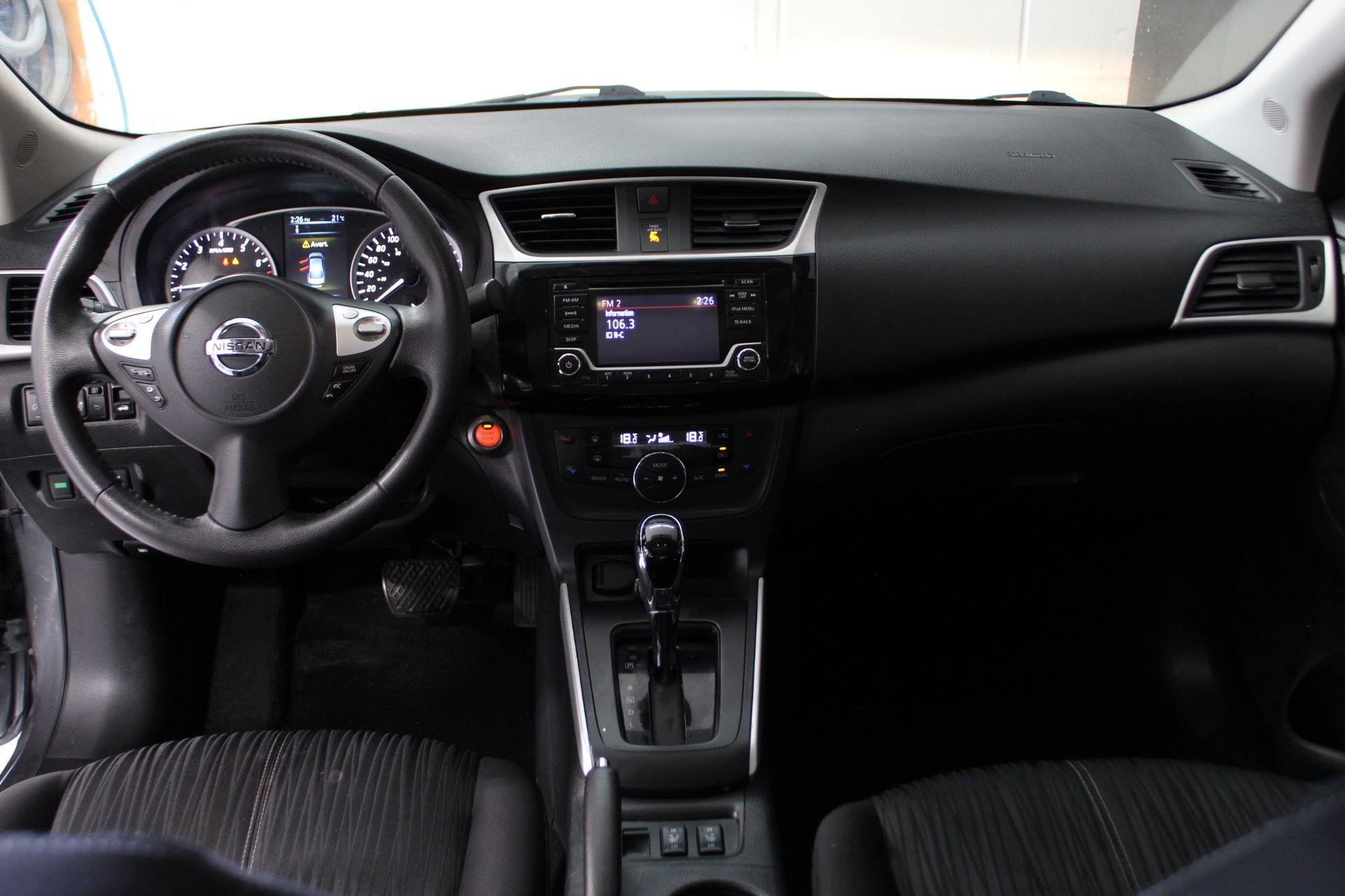 Nissan Sentra 2018 - Image 12