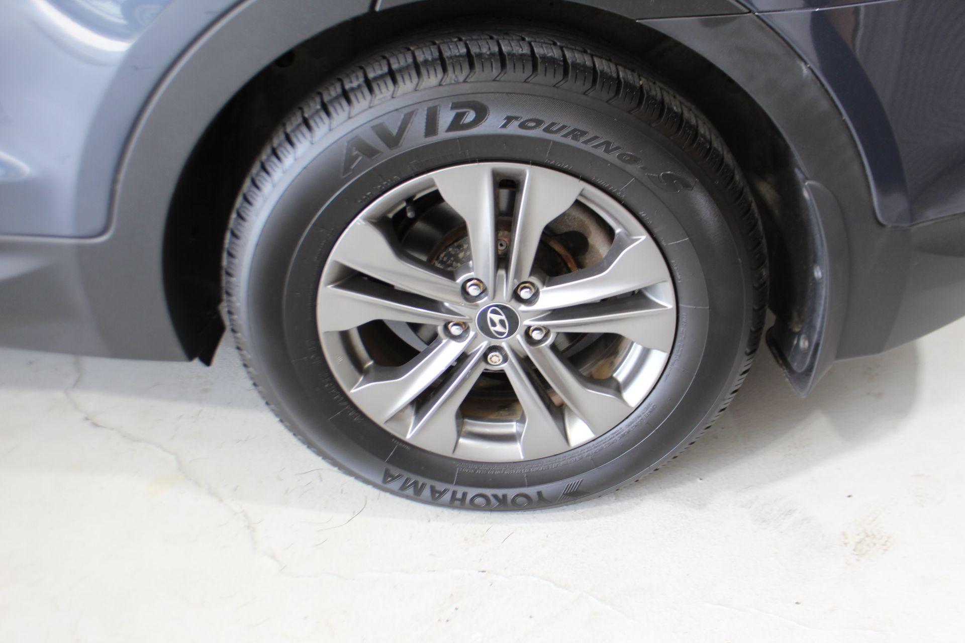 Hyundai Santa Fe 2013 - Image 9