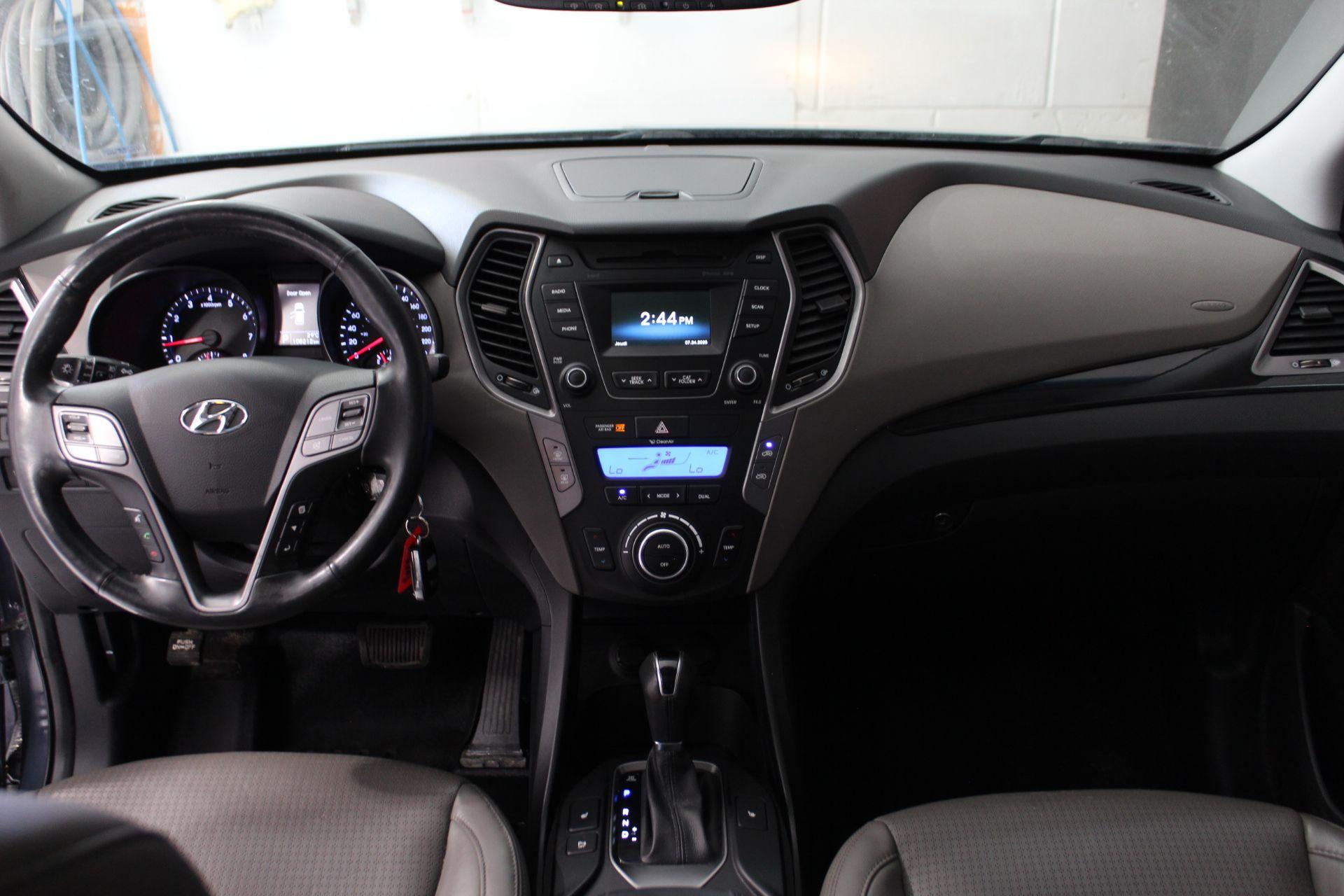 Hyundai Santa Fe 2013 - Image 13