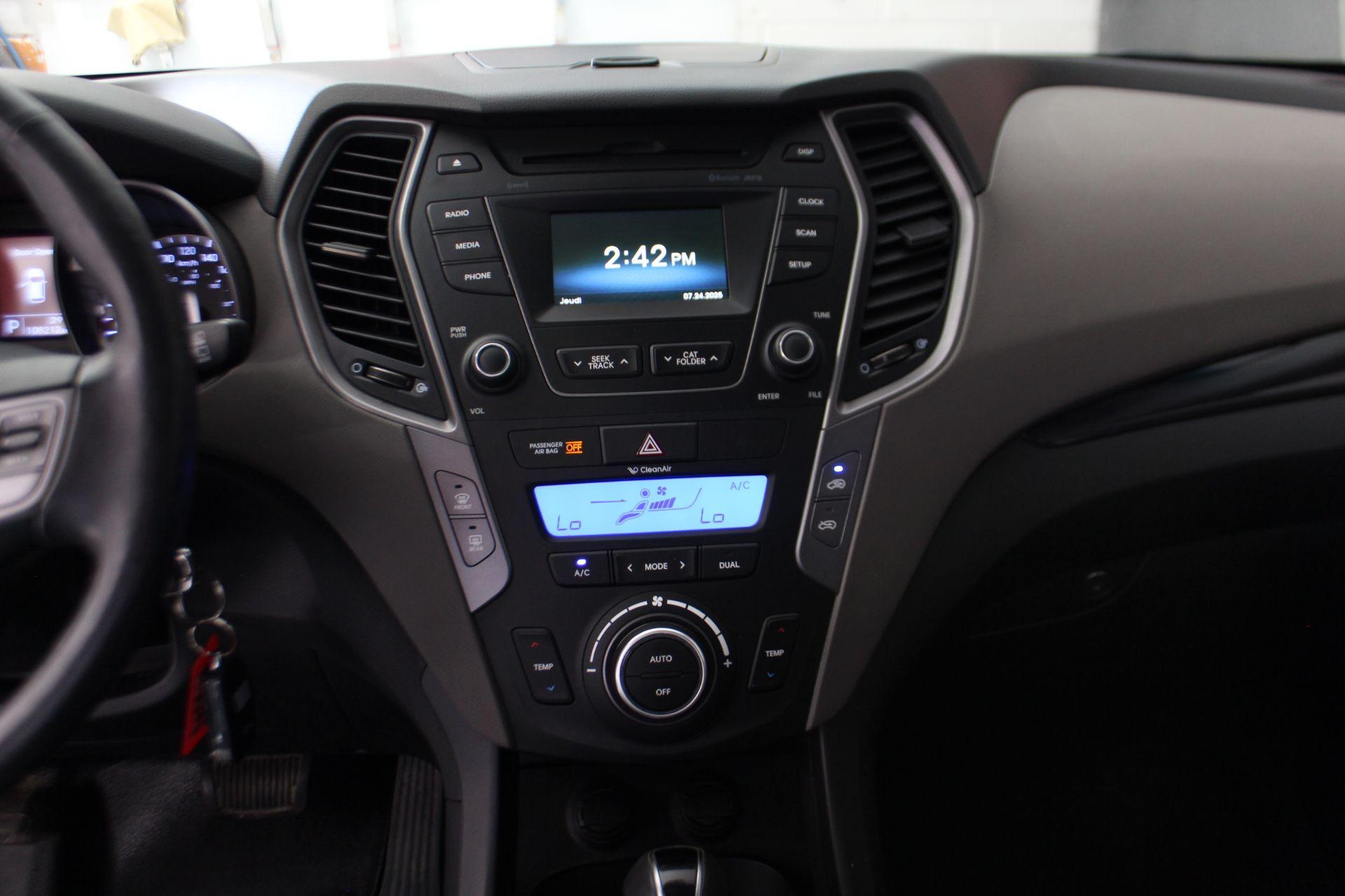 Hyundai Santa Fe 2013 - Image 19
