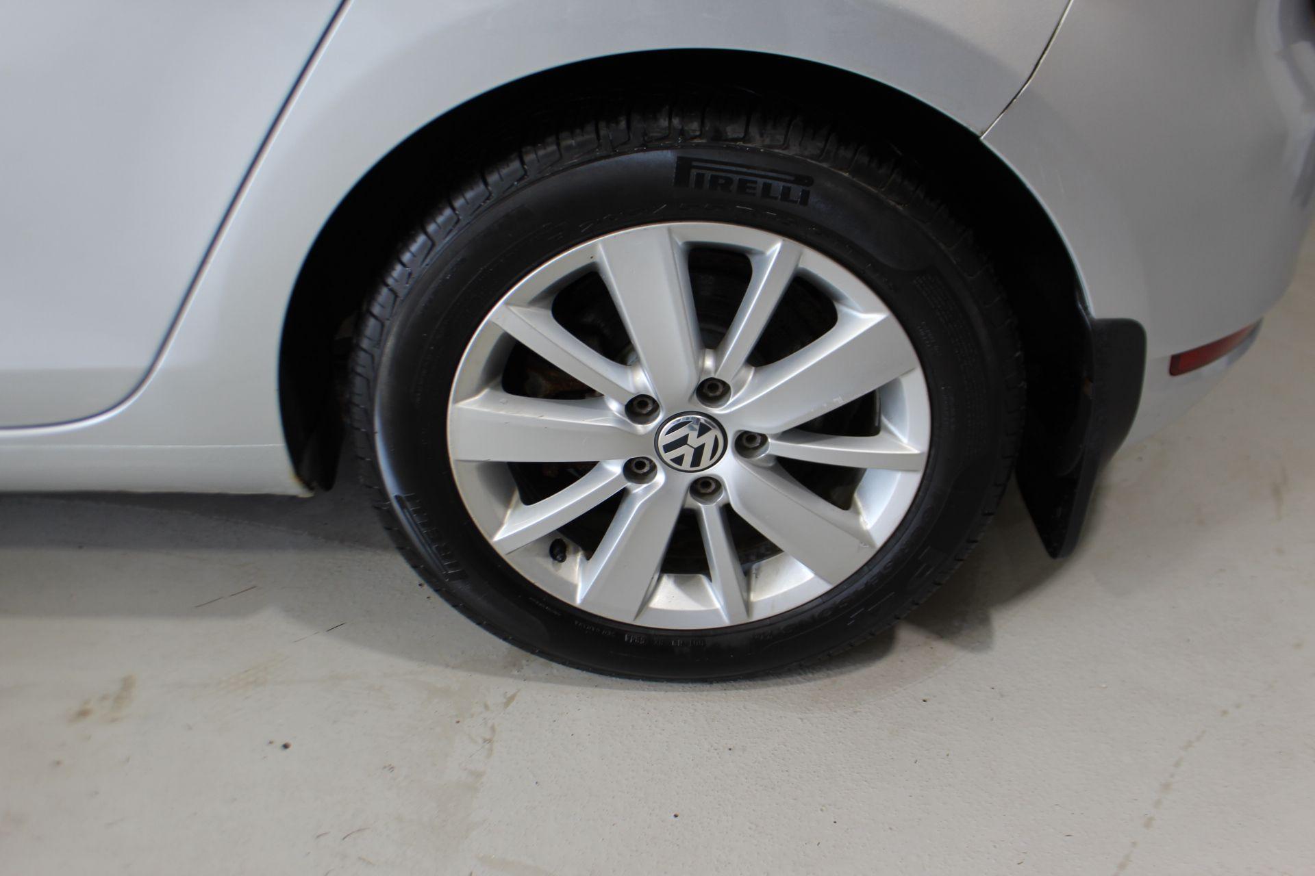 Volkswagen Golf 2013 - Image 9