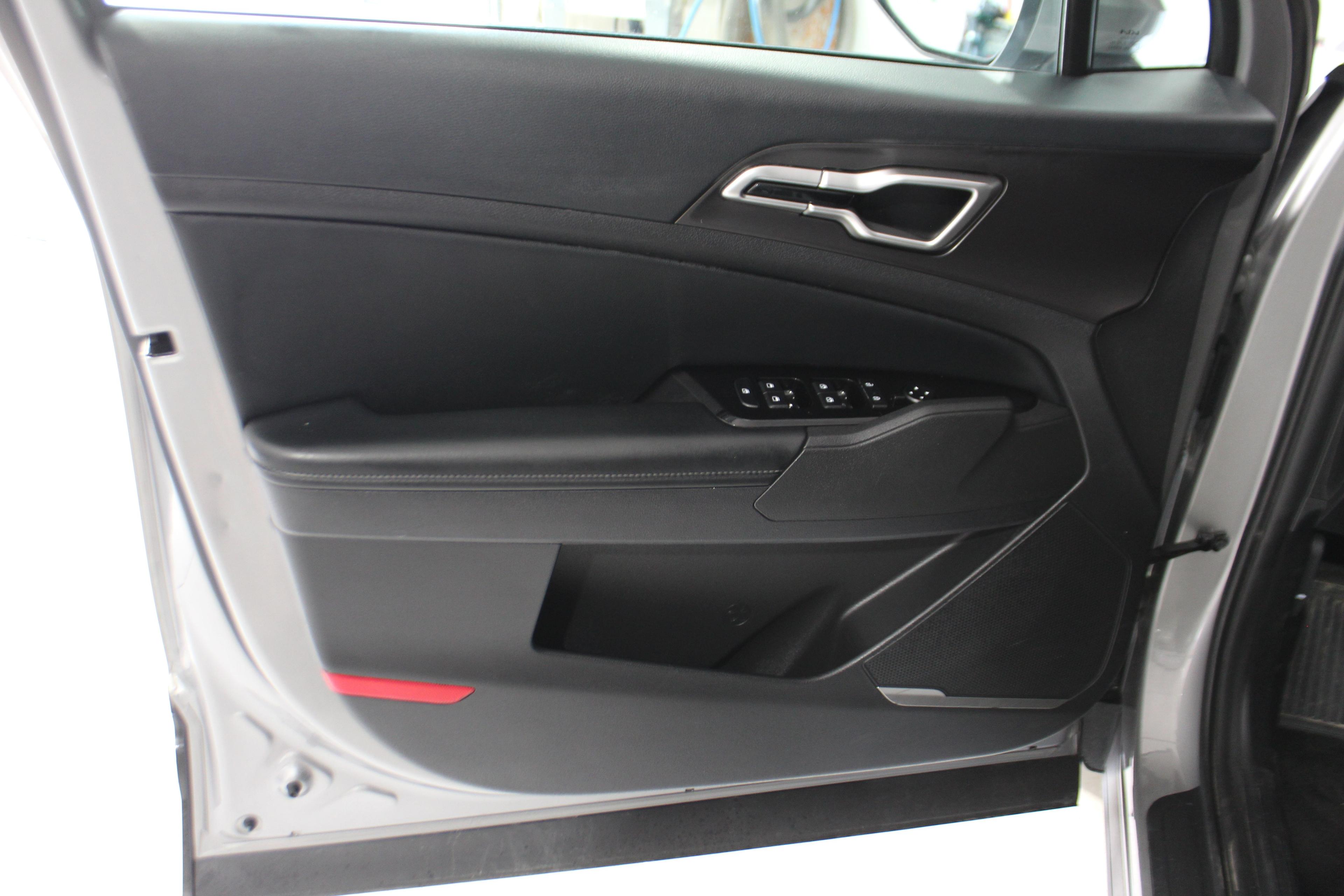 Kia Sportage 2023 - Image 9