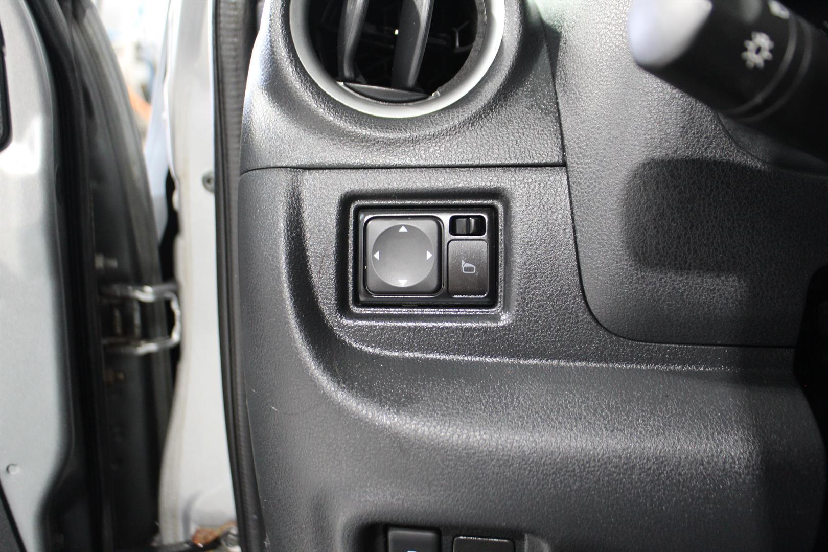 Nissan Micra 2015 - Image 12