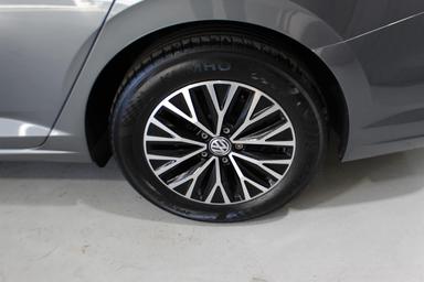 Volkswagen Jetta 2019 - Thumbnail 9