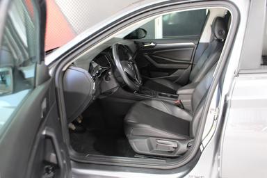 Volkswagen Jetta 2019 - Thumbnail 11