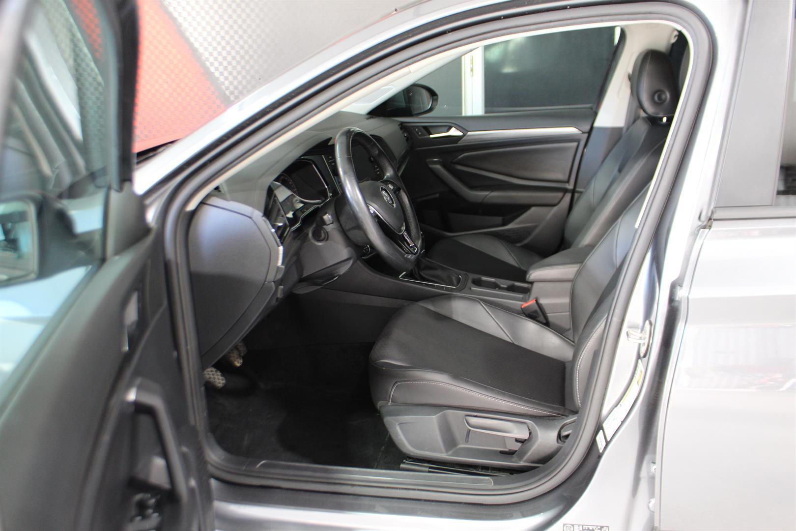 Volkswagen Jetta 2019 - Image 11