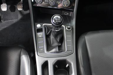 Volkswagen Jetta 2019 - Thumbnail 23