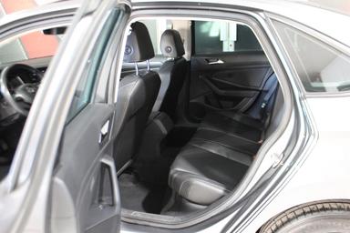 Volkswagen Jetta 2019 - Thumbnail 25