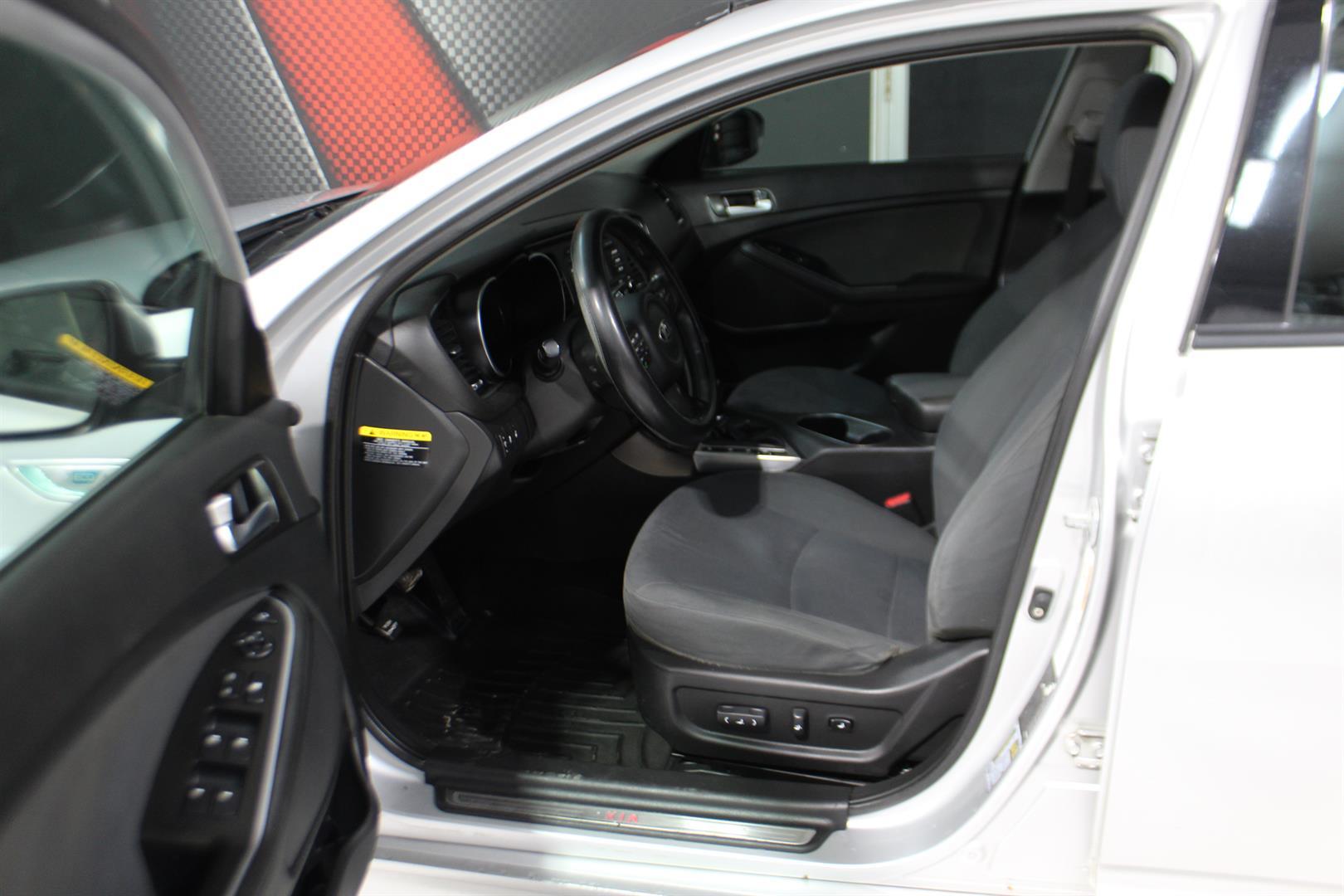 Kia Optima Hybride 2015 - Image 11